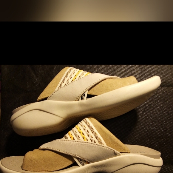 BZees - NWT-Cabana, Size 6.5 Women Sandals Comfort Shoe No Box/Dust Bag Included - Picture 13 of 16